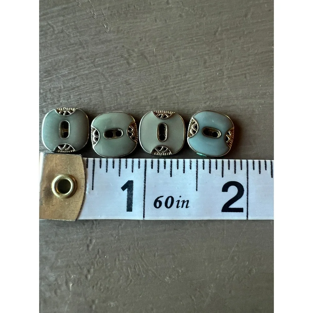 Vintage Buttons 0.5